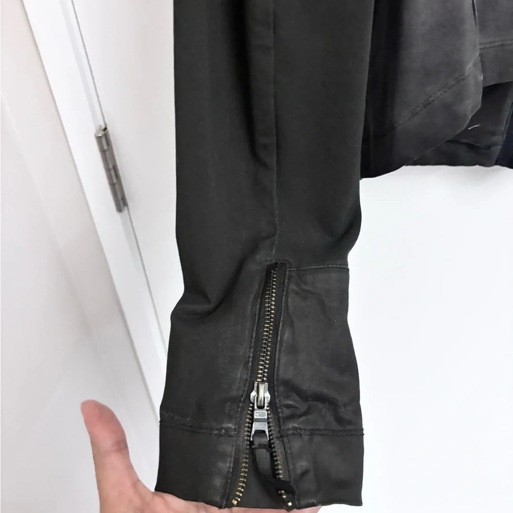 Casual jacket with leather detail